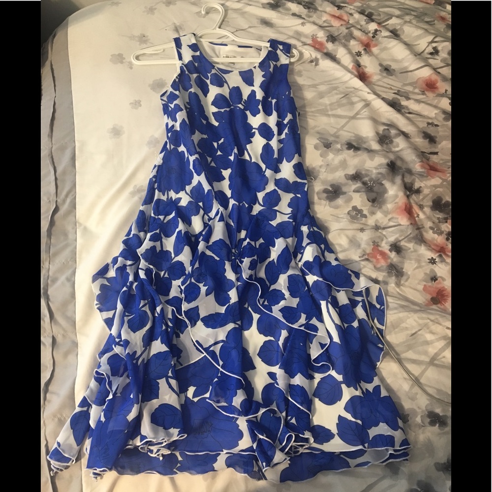 A blue and white float dress!